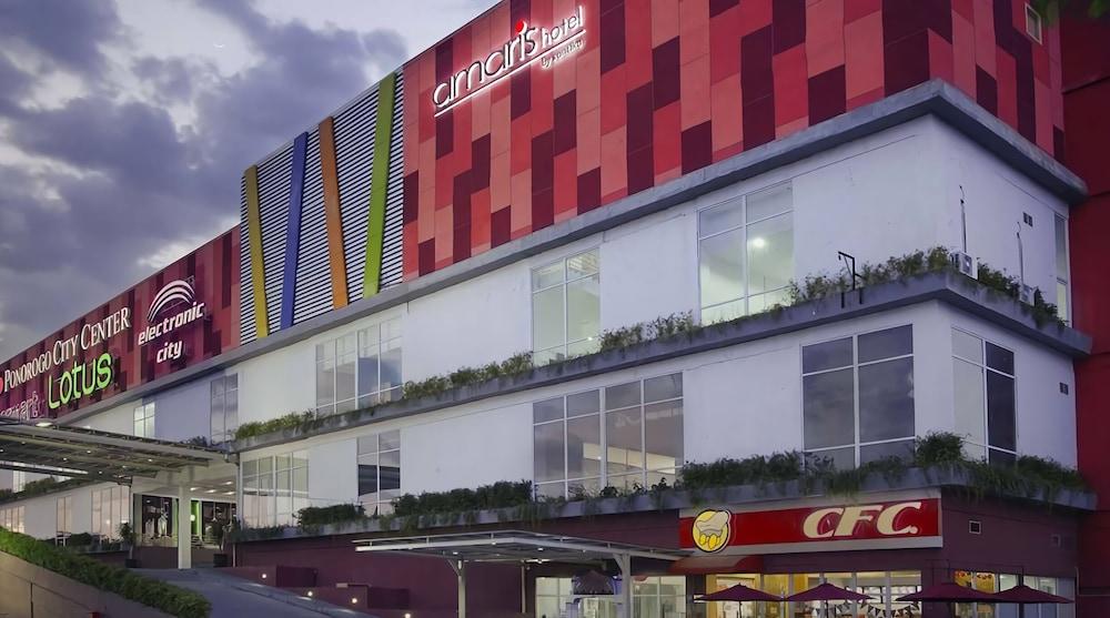 Amaris Hotel Ponorogo Exterior foto