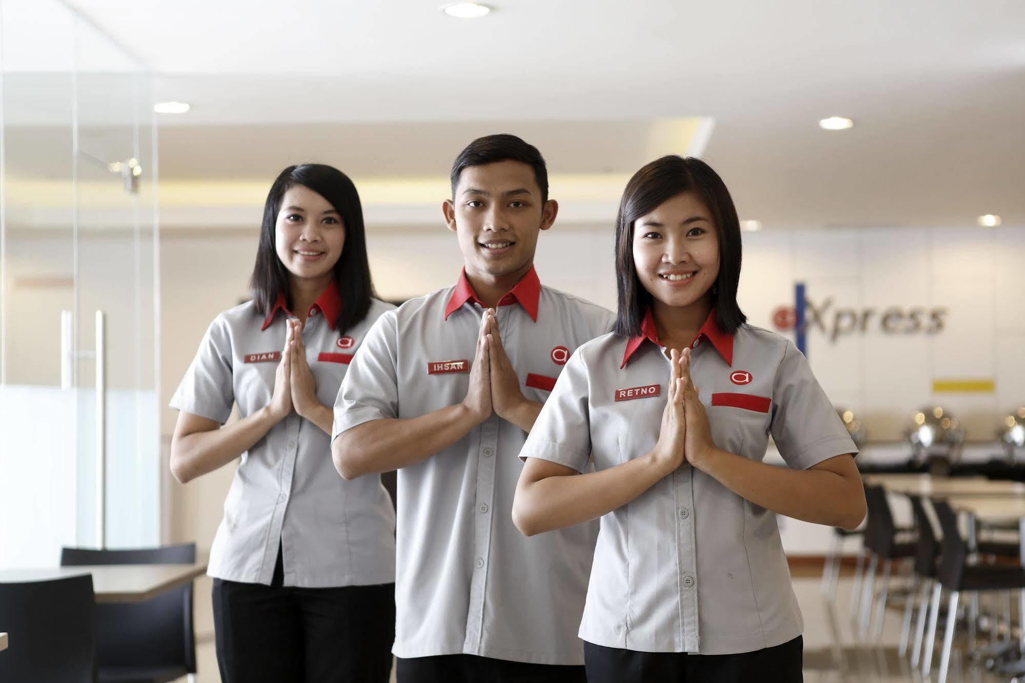 Amaris Hotel Ponorogo Exterior foto
